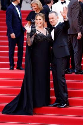 Tom Hanks mit Ehefrau Rita Wilson bei der Premiere des Kinofilms Asteroid City auf dem Festival de Cannes 2023 76. Internationale Filmfestspiele von Cannes im Palais des Festivals. Cannes, 23.05.2023