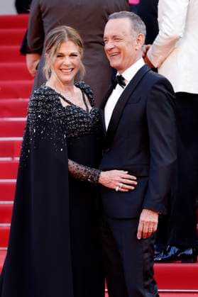 Tom Hanks mit Ehefrau Rita Wilson bei der Premiere des Kinofilms Asteroid City auf dem Festival de Cannes 2023 76. Internationale Filmfestspiele von Cannes im Palais des Festivals. Cannes, 23.05.2023