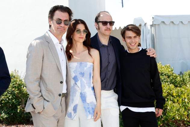 Fabrizio Gifuni, Barbara Ronchi, Fausto Russo Alesi und Leonardo Maltese beim Photocall zum Kinofilm Rapito Kidnapped auf dem Festival de Cannes 2023 76. Internationale Filmfestspiele von Cannes am Palais des Festivals. Cannes, 24.05.2023
