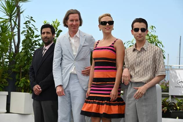 76th Cannes Film Festival 2023, Photocall Film Asteroid City . Pictured ason Schwartzman, director Wes Anderson, Scarlett Johansson and Jake Ryan  Copyright: xSimonexComix xipa-agency.netx xPoolxPhotoxEventsx01x IPA_IPA38182678