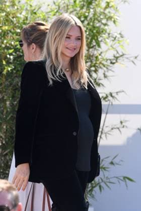 Virginie Efira - Just the Two of Us photocall, - The 76th Annual Cannes Film Festival CANNES, FRANCE CELEBRITES : 76e Festival de Cannes - Just the Two of Us photocall - 24 05 2023 LionelUrman Panoramic 