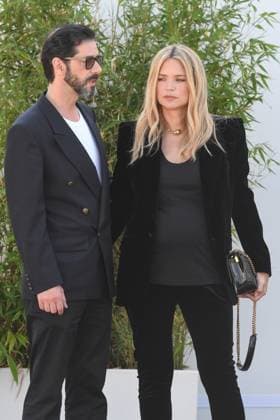 Melvil Poupaud, Virginie Efira - Just the Two of Us photocall, - The 76th Annual Cannes Film Festival CANNES, FRANCE CELEBRITES : 76e Festival de Cannes - Just the Two of Us photocall - 24 05 2023 LionelUrman Panoramic 