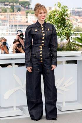 Maya Hawke beim Photocall zum Kinofilm Asteroid City auf dem Festival de Cannes 2023 76. Internationale Filmfestspiele von Cannes am Palais des Festivals. Cannes, 24.05.2023