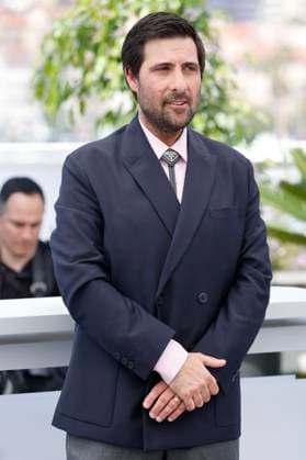 Jason Schwartzman beim Photocall zum Kinofilm Asteroid City auf dem Festival de Cannes 2023 76. Internationale Filmfestspiele von Cannes am Palais des Festivals. Cannes, 24.05.2023