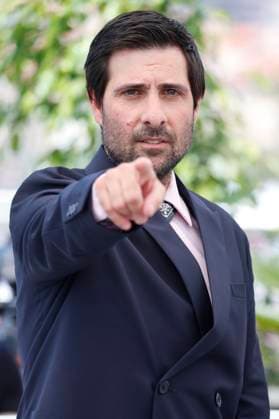 Jason Schwartzman beim Photocall zum Kinofilm Asteroid City auf dem Festival de Cannes 2023 76. Internationale Filmfestspiele von Cannes am Palais des Festivals. Cannes, 24.05.2023