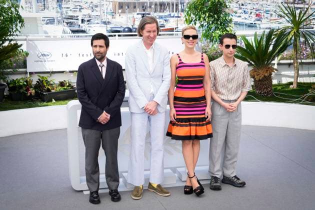 Foto IPP Daniele Cifala™ Cannes 24 05 2023 Asteroid City Photocall - The 76th Annual Cannes Film Festival nella foto : Jason Schwartzman, director Wes Anderson, Scarlett Johansson and Jake Ryan Italy Photo Press - World Copyright
