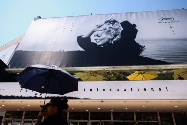 Entertainment Bilder des Tages Daily Life In Cannes, France A banner of the 76th annual Cannes film festival at Palais des Festivals in Cannes, France on May 24, 2023. Cannes France  Copyright: xBeataxZawrzelx originalFilename: zawrzel-dailylif230524_npwRP.jpg