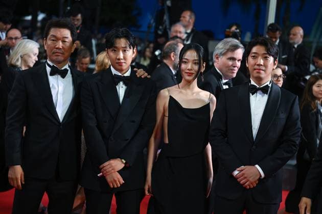 76e Festival International du Film de Cannes. MontÃ e des marches du film Vers un avenir radieux 292577 2023-05-24 Cannes France Hyung-seo, Kim (BIBI Naked bibi )  Copyright: xLionelxGuericolas MPPx STAR_292577_015