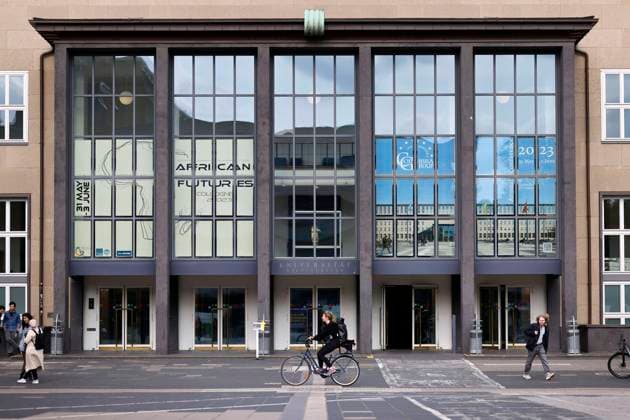 Eingang zum Hauptgebäude der Uni Köln. Nach einer Erhebung muss jeder dritte Studierende in Deutschland mit weniger als 800 Euro im Monat auskommen. (Themenbild, Symbolbild) Köln, 24.05.2023 NRW Deutschland *** Entrance to the main building of the University of Cologne According to a survey, every third student in Germany has to get by on less than 800 euros a month Topic image, symbol image Cologne, 24 05 2023 NRW Germany Copyright: xChristophxHardtx