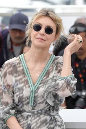 Margherita Buy CELEBRITES : 76 eme festival de Cannes - Photocall du film Â« Il Sol Dell avvenire (A Brighter Tomorrow) Â» - Cannes - 25 05 2023 NorbertScanella Panoramic 