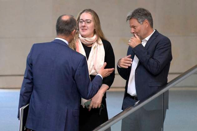 Friedrich Merz, Katharina Dröge und Robert Habeck in der 106. Sitzung des Deutschen Bundestages im Reichstagsgebäude. Berlin, 25.05..2023 *** Friedrich Merz, Katharina Dröge and Robert Habeck at the 106 session of the German Bundestag in the Reichstag building Berlin, 25 05 2023 Foto:xF.xKernx xFuturexImage
