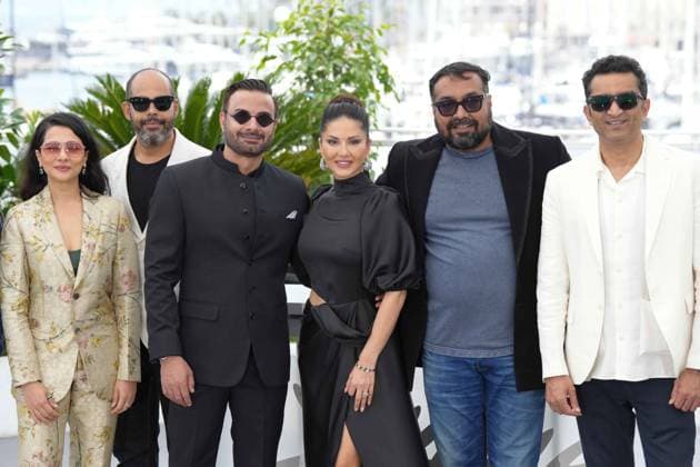 Megha Burman - Mohit Takalkar - Rahul Bhat - Sunny Leone - Anurag Kashyap - Shariq Patel CELEBRITES : 76 eme festival de Cannes - Photocall du film Â« Kennedy Â» - Cannes - 25 05 2023 NorbertScanella Panoramic 