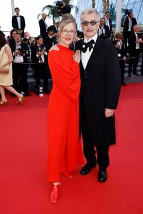 Wim Wenders mit Ehefrau Donata bei der Premiere des Kinofilms Perfect Days auf dem Festival de Cannes 2023 76. Internationale Filmfestspiele von Cannes im Palais des Festivals. Cannes, 25.05.2023