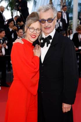 Wim Wenders mit Ehefrau Donata bei der Premiere des Kinofilms Perfect Days auf dem Festival de Cannes 2023 76. Internationale Filmfestspiele von Cannes im Palais des Festivals. Cannes, 25.05.2023