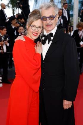 Wim Wenders mit Ehefrau Donata bei der Premiere des Kinofilms Perfect Days auf dem Festival de Cannes 2023 76. Internationale Filmfestspiele von Cannes im Palais des Festivals. Cannes, 25.05.2023