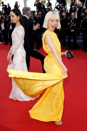 Arisa Nakano und Aoi Yamada bei der Premiere des Kinofilms Perfect Days auf dem Festival de Cannes 2023 76. Internationale Filmfestspiele von Cannes im Palais des Festivals. Cannes, 25.05.2023