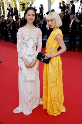 Arisa Nakano und Aoi Yamada bei der Premiere des Kinofilms Perfect Days auf dem Festival de Cannes 2023 76. Internationale Filmfestspiele von Cannes im Palais des Festivals. Cannes, 25.05.2023