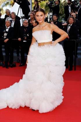 Stefanie Giesinger trägt das Kleid In Full Bloom von Kaviar Gauche bei der Premiere des Kinofilms L Ã tÃ dernier Last Summer auf dem Festival de Cannes 2023 76. Internationale Filmfestspiele von Cannes im Palais des Festivals. Cannes, 25.05.2023