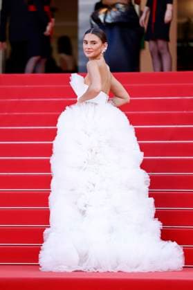 Stefanie Giesinger trägt das Kleid In Full Bloom von Kaviar Gauche bei der Premiere des Kinofilms L Ã tÃ dernier Last Summer auf dem Festival de Cannes 2023 76. Internationale Filmfestspiele von Cannes im Palais des Festivals. Cannes, 25.05.2023