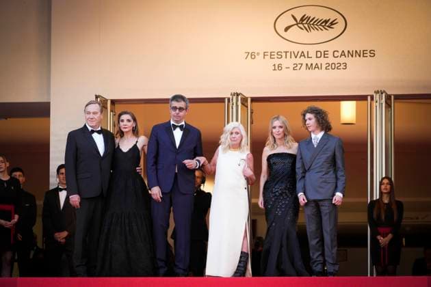 Foto IPP Daniele Cifala™ Cannes 25 05 2023 L Ete Dernier (Last Summer) Red Carpet - The 76th Annual Cannes Film Festival nella foto : Clotilde Courau, Said Ben Said, Director Catherine Breillat, LÃ a Drucker, Samuel Kircher and Olivier Rabourdin Italy Photo Press - World Copyright