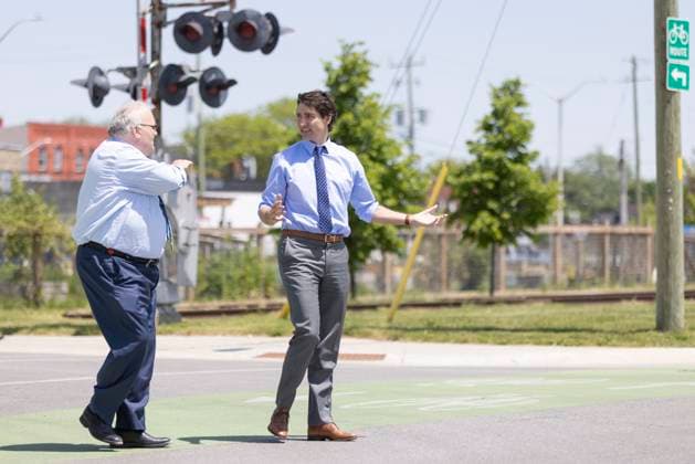 May 25, 2023, St. Thomas, ON, Canada: Prime Minister Justin Trudeau walks with mayor Joseph Preston to The Atrium in St. Thomas, Ont., on Thursday, May 25, 2023. St. Thomas Canada  - ZUMAc35_ 20230525_zaf_c35_037 Copyright: xNicolexOsbornex