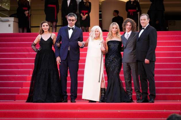 Entertainment Bilder des Tages Foto IPP Daniele Cifala™ Cannes 25 05 2023 L Ete Dernier (Last Summer) Red Carpet - The 76th Annual Cannes Film Festival nella foto : Clotilde Courau, Said Ben Said, Director Catherine Breillat, LÃ a Drucker, Samuel Kircher and Olivier Rabourdin Italy Photo Press - World Copyright