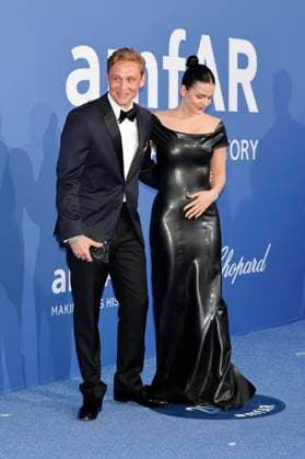 Matthias Schweighöfer und Ruby O. Fee bei der 29. amfAR Gala Cannes im Rahmen vom Festival de Cannes 2023 76. Internationale Filmfestspiele von Cannes im HÃ tel du Cap-Eden-Roc. Antibes, 25.05.2023
