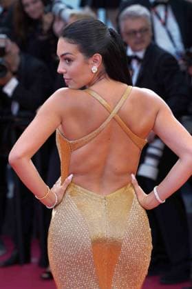 Georgina Rodriguez CELEBRITES : 76 eme festival de Cannes - Red Carpet du film Â« L™Ã tÃ Dernier (Last Summer Â» - Cannes - 25 05 2023 NorbertScanella Panoramic 