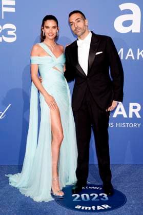 Sara Sampaio und Mohammed Al Turki bei der 29. amfAR Gala Cannes im Rahmen vom Festival de Cannes 2023 76. Internationale Filmfestspiele von Cannes im HÃ tel du Cap-Eden-Roc. Antibes, 25.05.2023