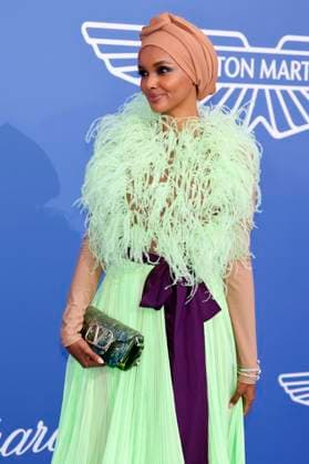 Halima Aden bei der 29. amfAR Gala Cannes im Rahmen vom Festival de Cannes 2023 76. Internationale Filmfestspiele von Cannes im HÃ tel du Cap-Eden-Roc. Antibes, 25.05.2023