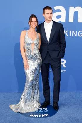 Lea Elui und Scott Morton bei der 29. amfAR Gala Cannes im Rahmen vom Festival de Cannes 2023 76. Internationale Filmfestspiele von Cannes im HÃ tel du Cap-Eden-Roc. Antibes, 25.05.2023