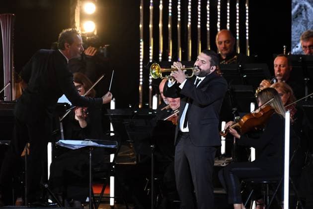 SANS ACCREDITATION - Ibrahim Maalouf - Enregistrement sur la plage Mace de Cannes de Cannes chante le cinema qui sera diffuse sur France 2 samedi 27 mai 2023, 76th Cannes Film Festival, CANNES, FRANCE CELEBRITES : Enregistrement - Cannes Chante - 76 eme festival de Cannes - Cannes - 25 05 2023 LionelUrman Panoramic 