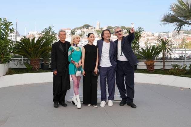 Min Tanaka, Aoi Yamada, Arisa Nakano, Koji Yakusho und Wim Wenders beim Photocall zum Kinofilm Perfect Days auf dem Festival de Cannes 2023 76. Internationale Filmfestspiele von Cannes am Palais des Festivals. Cannes, 26.05.2023