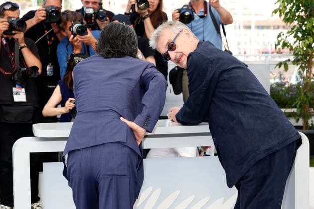 Koji Yakusho und Wim Wenders beim Photocall zum Kinofilm Perfect Days auf dem Festival de Cannes 2023 76. Internationale Filmfestspiele von Cannes am Palais des Festivals. Cannes, 26.05.2023