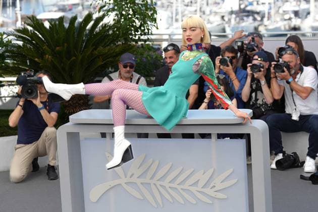 Aoi Yamada CELEBRITES : 76 eme festival de Cannes - Red Carpet du film Â« Perfect Days Â» - Cannes - 26 05 2023 NorbertScanella Panoramic 