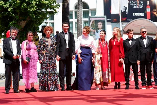 Carlo Cresto Dina, Gast, Carol Duarte, Josh O Connor, Alice Rohrwacher, Isabella Rossellini, Alba Rohrwacher, Vincenzo Nemolato und Paolo Del Brocco bei der Premiere des Kinofilms La chimera auf dem Festival de Cannes 2023 76. Internationale Filmfestspiele von Cannes im Palais des Festivals. Cannes, 26.05.2023