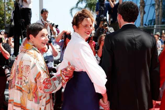 Isabella Rossellini, Alice Rohrwacher und Josh O Connor bei der Premiere des Kinofilms La chimera auf dem Festival de Cannes 2023 76. Internationale Filmfestspiele von Cannes im Palais des Festivals. Cannes, 26.05.2023