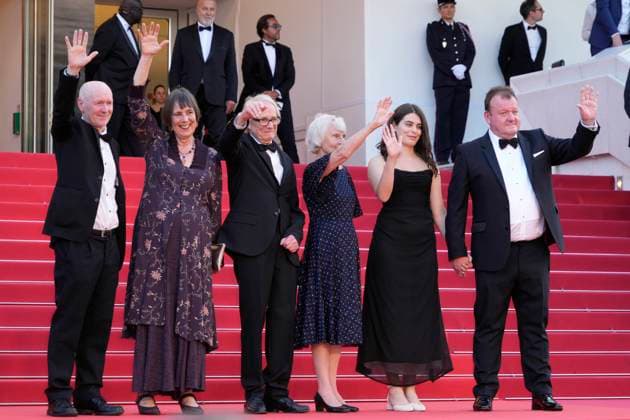 Foto IPP Daniele Cifala™ Cannes 26 05 2023 The Old Oak Red Carpet - The 76th Annual Cannes Film Festival nella foto : Scottish writer Paul Laverty, British producer Rebecca O brien, British film director Ken Loach, Syrian actress Ebla Mari and British actor Dave Turner Italy Photo Press - World Copyright