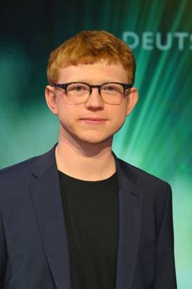 Sebastian Husak, Nachwuchspreis Idyll bei der Verleihung des 33. deutschen Kamerapreis, die renommierteste Auszeichnung für Kameraleute und Editor*innen