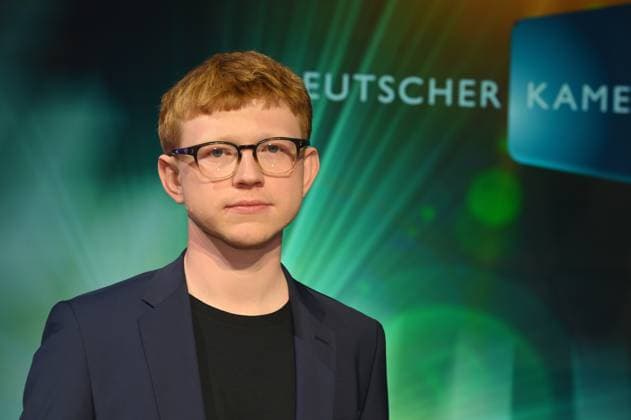 Sebastian Husak, Nachwuchspreis Idyll bei der Verleihung des 33. deutschen Kamerapreis, die renommierteste Auszeichnung für Kameraleute und Editor*innen