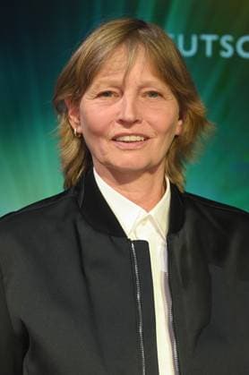 Kamerafrau Bella Halben bekam den Ehrenpreis bei der Verleihung des 33. deutschen Kamerapreis, die renommierteste Auszeichnung für Kameraleute und Editor*innen
