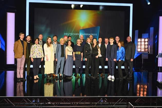 Entertainment Bilder des Tages Gruppenbild der Preisträger, Laudatoren und Verantwortlichen bei der Verleihung des 33. deutschen Kamerapreis, die renommierteste Auszeichnung für Kameraleute und Editor*innen