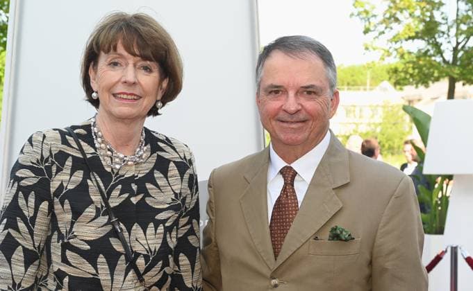 Oberbürgermeisterin der Stadt Köln Henriette Reker und ihr Ehemann Perry Somers kommt zur Verleihung des 33. deutschen Kamerapreis, die renommierteste Auszeichnung für Kameraleute und Editor*innen