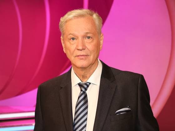 deutscher Schlagersänger Gerd Christian in der MDR-TV-Muttertagsshow mit Stefanie Hertel 13.05.2017 deutscher Schlagersänger Gerd Christian in der MDR-TV-Muttertagsshow mit Stefanie Hertel 13.05.2017 - German pop singer Gerd Christian in the MDR TV Mother s Day show with Stefanie Hertel 13.05.2017 Copyright: xZoonar.com AxelxKammererx 10778718