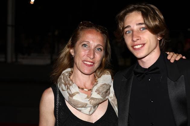 Internationale Filmfestspiele von Cannes, Hypnotic Premiere May 27, 2023, Cannes, Cote d Azur, France: RAPHAEL LUCE and his mother attend the screening of Hypnotic during the 76th Annual Cannes Film Festival at Palais des Festivals on May 26, 2023 in Cannes, France Cannes France - ZUMAc179 20230527_zep_c179_023 Copyright: xMickaelxChavetx