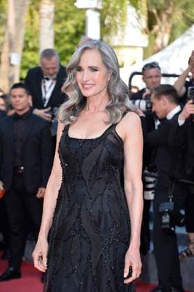 Andie MacDowell bei der THE OLD OAK Premiere 76. Filmfestspiele in Cannes 26.05.2023