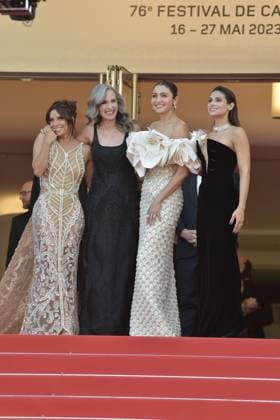Eva Longoria, Andie MacDowell, Anushka Sharma und Renata Notni bei der THE OLD OAK Premiere 76. Filmfestspiele in Cannes 26.05.2023