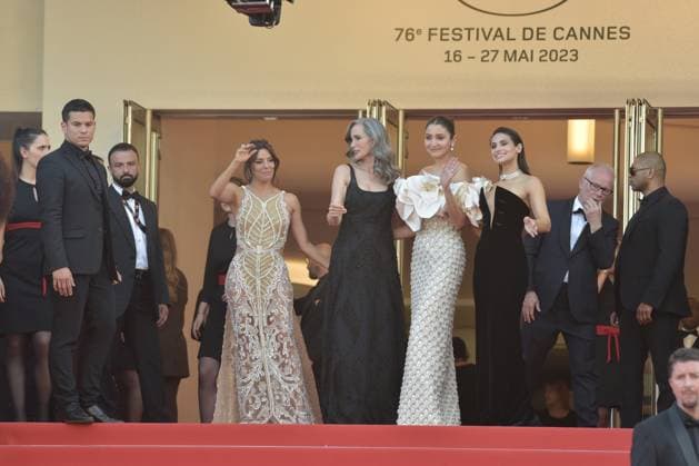 Eva Longoria, Andie MacDowell, Anushka Sharma und Renata Notni bei der THE OLD OAK Premiere 76. Filmfestspiele in Cannes 26.05.2023