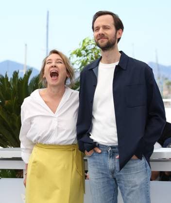 Festival International du Film de Cannes. Photocall du film L abbe Pierre - une vie de combats . 76th Cannes Film Festival. Photocall with cast of the film L abbe Pierre - une vie de combats . Emmanuelle Bercot and Benjamin Lavernhe. 292697 2023-05-27 Cannes France  Copyright: xIsabellexVautierx xStarfacex STAR_292697_013