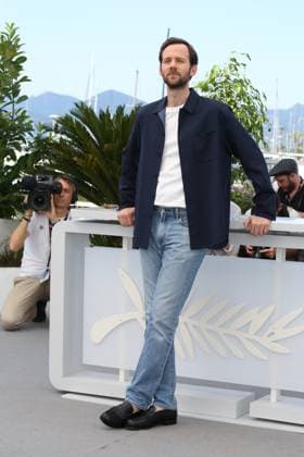 Festival International du Film de Cannes. Photocall du film L abbe Pierre - une vie de combats . 76th Cannes Film Festival. Photocall with cast of the film L abbe Pierre - une vie de combats . Benjamin Lavernhe. 292697 2023-05-27 Cannes France  Copyright: xIsabellexVautierx xStarfacex STAR_292697_020